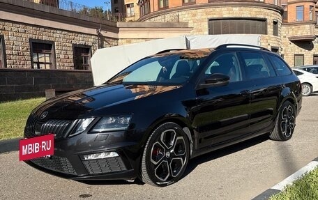 Skoda Octavia RS, 2019 год, 2 800 000 рублей, 3 фотография