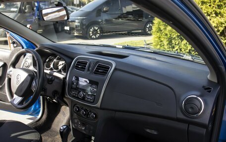 Renault Logan II, 2018 год, 795 000 рублей, 9 фотография