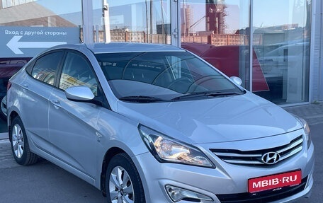 Hyundai Solaris II рестайлинг, 2016 год, 1 050 000 рублей, 1 фотография