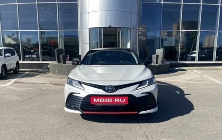 Toyota Camry, 2021 год, 3 000 000 рублей, 2 фотография
