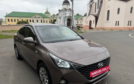 Hyundai Solaris II рестайлинг, 2021 год, 1 220 000 рублей, 7 фотография