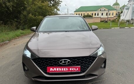 Hyundai Solaris II рестайлинг, 2021 год, 1 220 000 рублей, 8 фотография