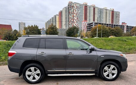 Toyota Highlander III, 2010 год, 1 640 000 рублей, 2 фотография
