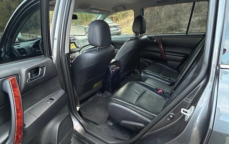 Toyota Highlander III, 2010 год, 1 640 000 рублей, 9 фотография