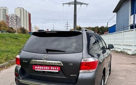 Toyota Highlander III, 2010 год, 1 640 000 рублей, 4 фотография