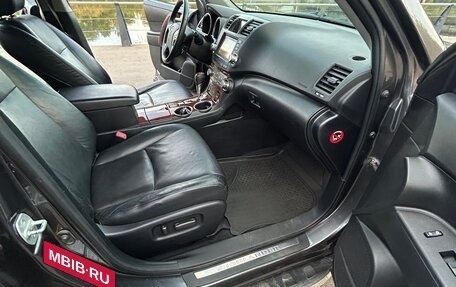 Toyota Highlander III, 2010 год, 1 640 000 рублей, 14 фотография