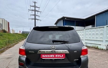 Toyota Highlander III, 2010 год, 1 640 000 рублей, 5 фотография