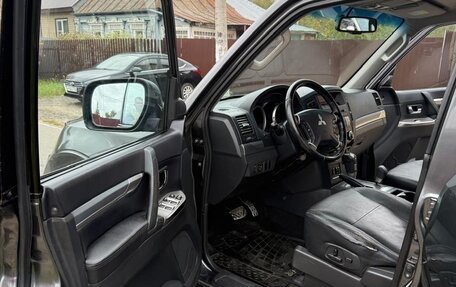 Mitsubishi Pajero IV, 2012 год, 1 850 000 рублей, 2 фотография