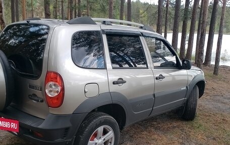 Chevrolet Niva I рестайлинг, 2015 год, 690 000 рублей, 10 фотография