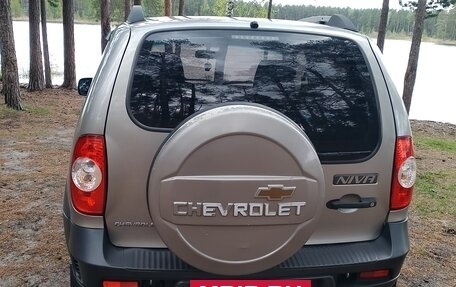Chevrolet Niva I рестайлинг, 2015 год, 690 000 рублей, 11 фотография