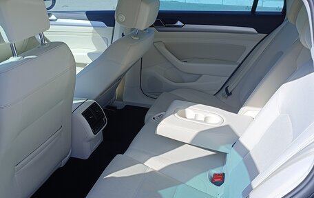 Volkswagen Passat B8 рестайлинг, 2019 год, 1 750 000 рублей, 16 фотография