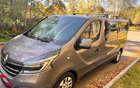 Renault Trafic, 2019 год, 3 700 000 рублей, 3 фотография