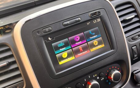 Renault Trafic, 2019 год, 3 700 000 рублей, 15 фотография