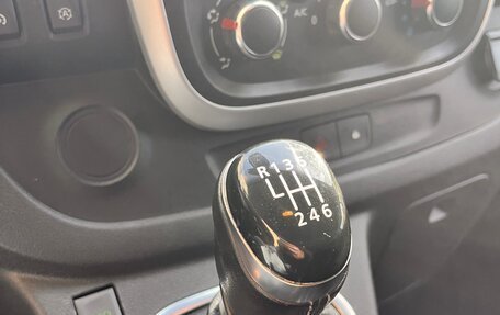 Renault Trafic, 2019 год, 3 700 000 рублей, 13 фотография
