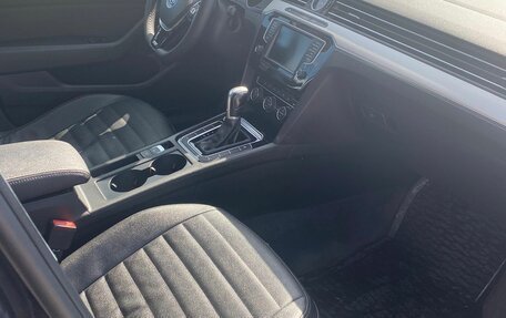 Volkswagen Passat B8 рестайлинг, 2017 год, 1 830 000 рублей, 13 фотография