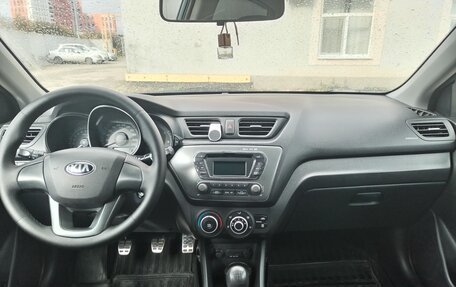 KIA Rio III рестайлинг, 2013 год, 915 000 рублей, 7 фотография