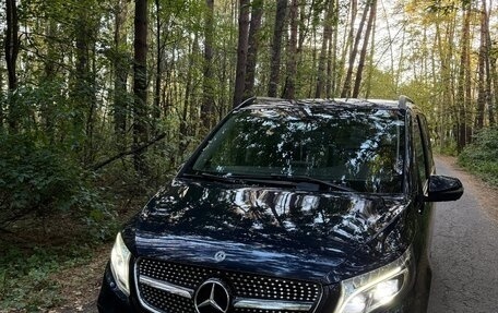 Mercedes-Benz V-Класс, 2019 год, 5 290 000 рублей, 2 фотография