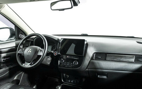 Mitsubishi Outlander III рестайлинг 3, 2017 год, 1 949 700 рублей, 9 фотография