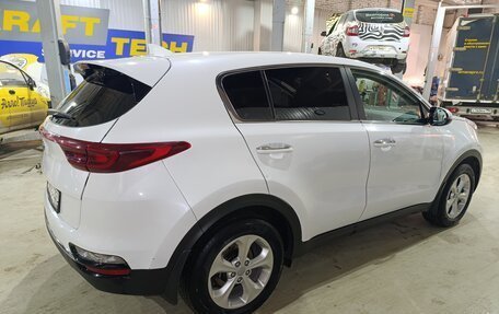 KIA Sportage IV рестайлинг, 2019 год, 2 300 000 рублей, 7 фотография