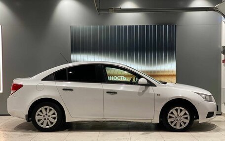 Chevrolet Cruze II, 2010 год, 505 000 рублей, 6 фотография