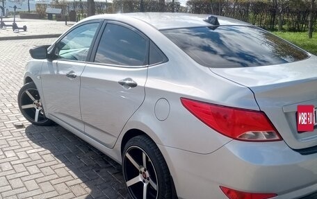 Hyundai Solaris II рестайлинг, 2015 год, 900 000 рублей, 5 фотография