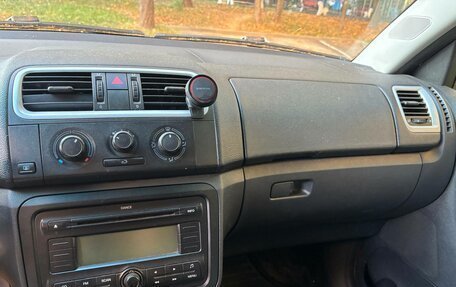 Skoda Fabia II, 2009 год, 500 000 рублей, 21 фотография