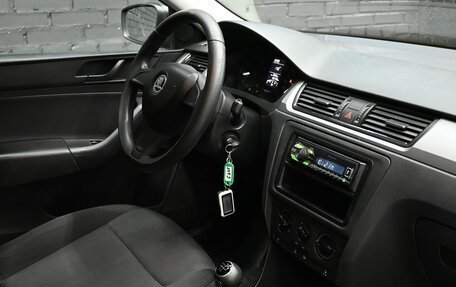 Skoda Rapid I, 2014 год, 950 000 рублей, 14 фотография