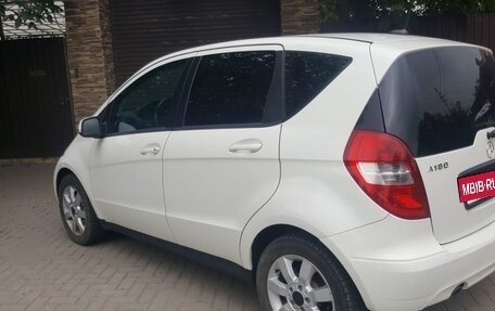 Mercedes-Benz A-Класс, 2011 год, 750 000 рублей, 2 фотография