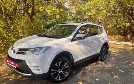 Toyota RAV4, 2015 год, 1 850 000 рублей, 2 фотография