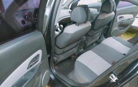 Chevrolet Cruze II, 2010 год, 540 000 рублей, 5 фотография