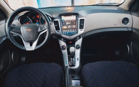 Chevrolet Cruze II, 2010 год, 540 000 рублей, 9 фотография