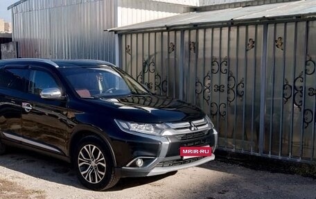 Mitsubishi Outlander III рестайлинг 3, 2015 год, 1 700 000 рублей, 6 фотография
