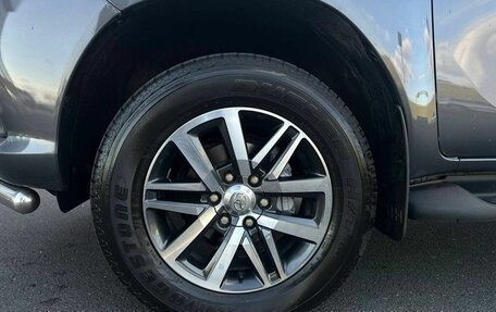 Toyota Hilux VIII, 2016 год, 3 900 000 рублей, 10 фотография