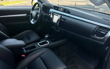 Toyota Hilux VIII, 2016 год, 3 900 000 рублей, 14 фотография
