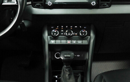 Skoda Karoq I, 2020 год, 2 160 000 рублей, 15 фотография