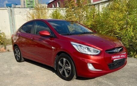 Hyundai Solaris II рестайлинг, 2013 год, 920 000 рублей, 2 фотография
