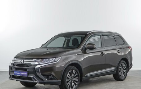 Mitsubishi Outlander III рестайлинг 3, 2019 год, 2 199 050 рублей, 5 фотография