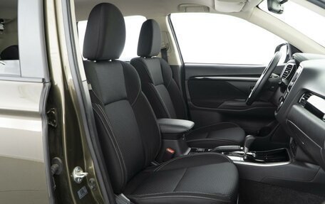 Mitsubishi Outlander III рестайлинг 3, 2019 год, 2 199 050 рублей, 8 фотография