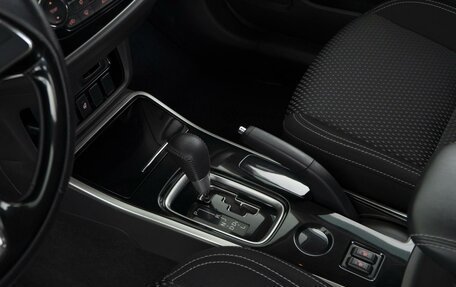 Mitsubishi Outlander III рестайлинг 3, 2019 год, 2 199 050 рублей, 13 фотография