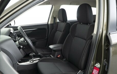 Mitsubishi Outlander III рестайлинг 3, 2019 год, 2 199 050 рублей, 10 фотография