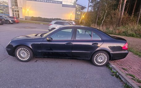 Mercedes-Benz E-Класс, 2005 год, 675 000 рублей, 3 фотография