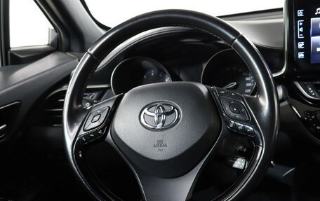 Toyota C-HR I рестайлинг, 2019 год, 2 350 000 рублей, 15 фотография