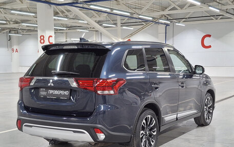 Mitsubishi Outlander III рестайлинг 3, 2021 год, 2 299 000 рублей, 5 фотография