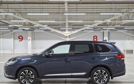 Mitsubishi Outlander III рестайлинг 3, 2021 год, 2 299 000 рублей, 8 фотография