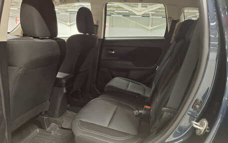 Mitsubishi Outlander III рестайлинг 3, 2021 год, 2 299 000 рублей, 12 фотография