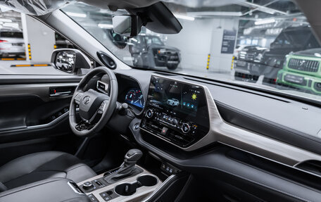 Toyota Highlander, 2025 год, 6 100 000 рублей, 12 фотография