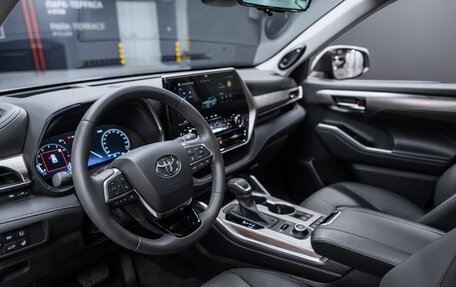 Toyota Highlander, 2025 год, 6 100 000 рублей, 13 фотография