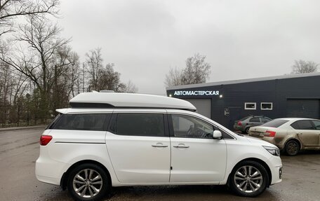 KIA Carnival III, 2017 год, 1 700 000 рублей, 5 фотография