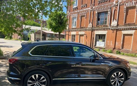 Volkswagen Touareg III, 2018 год, 4 300 000 рублей, 4 фотография