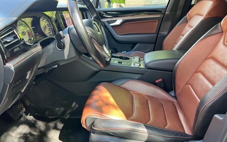 Volkswagen Touareg III, 2018 год, 4 300 000 рублей, 7 фотография
